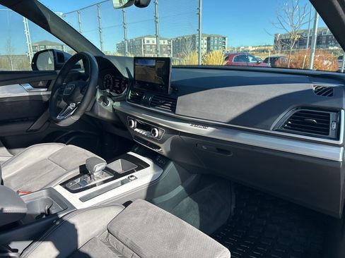 Certified 2024 Audi Q5 e Premium Plus w/ Premium Plus Package image 32