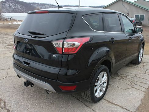 Used 2017 Ford Escape SE image 5