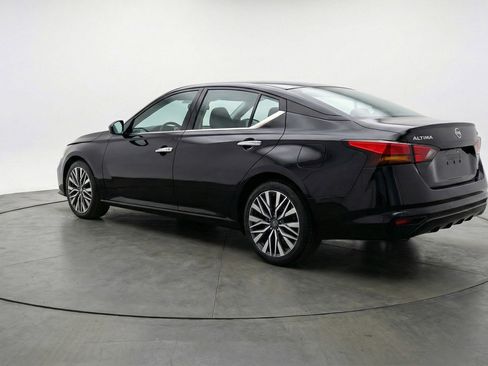 Used 2025 Nissan Altima 2.5 SV image 6