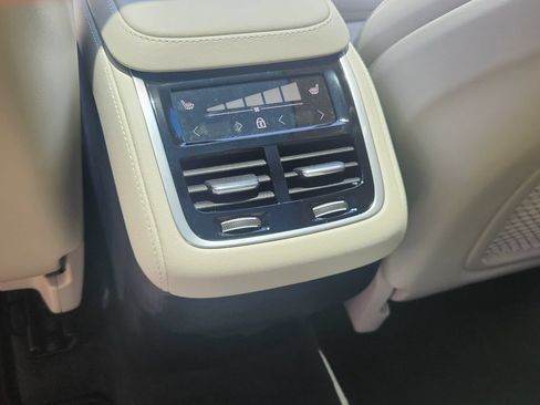 New 2026 Volvo XC90 B6 Ultra w/ Protection Package AWD/4WD image 12