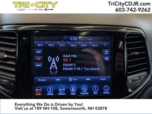 Used 2019 Jeep Grand Cherokee Altitude image 21