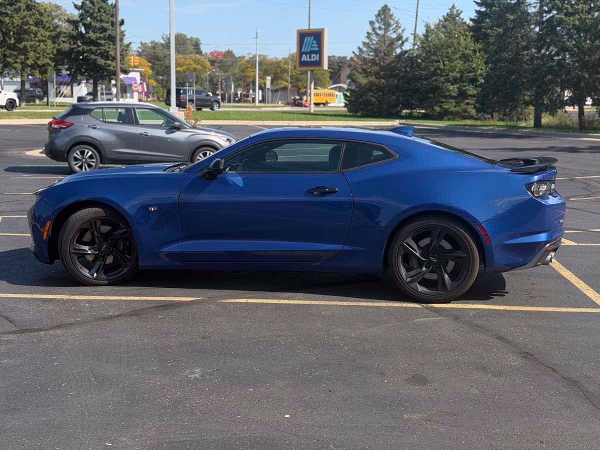 Used 2021 Chevrolet Camaro SS RWD image 8