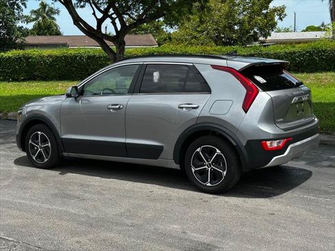 Used 2024 Kia Niro LX FWD image 7