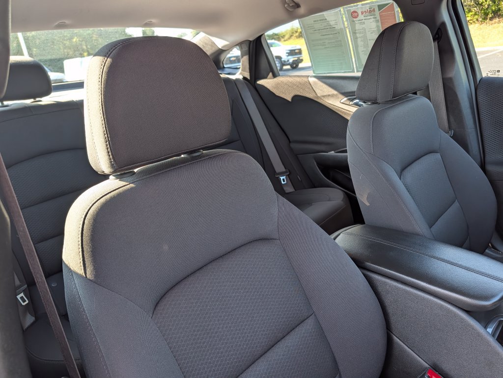 Used 2025 Chevrolet Malibu LT FWD image 14