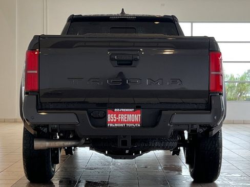 Used 2026 Toyota Tacoma TRD Off-Road w/ TRD Off Road Upgrade Package AWD/4WD image 7
