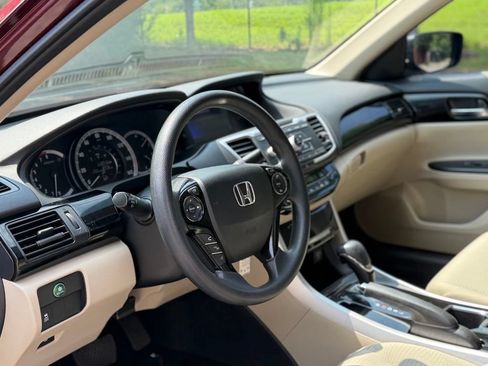 Used 2016 Honda Accord LX image 10