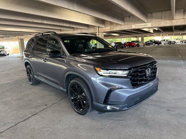 Certified 2025 Honda Pilot Black Edition image 3