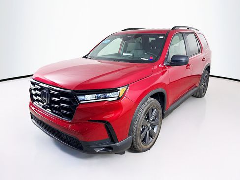 Certified 2025 Honda Pilot Sport image 4