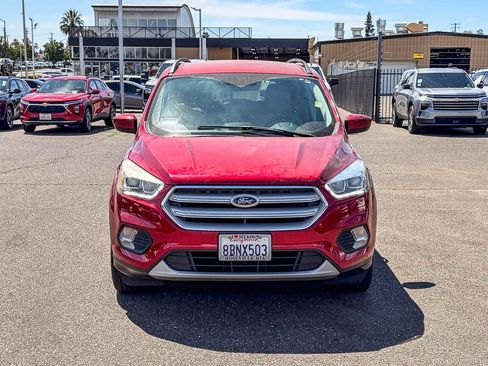 Used 2018 Ford Escape SEL AWD/4WD image 3