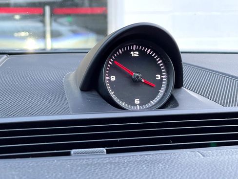 Used 2017 Porsche Panamera 4 image 24