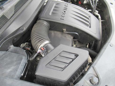 Used 2017 GMC Terrain SLE w/ Technology Package image 13