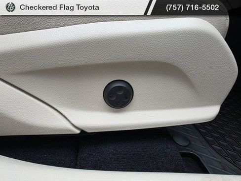 Used 2022 Mercedes-Benz GLC 300 4MATIC image 47