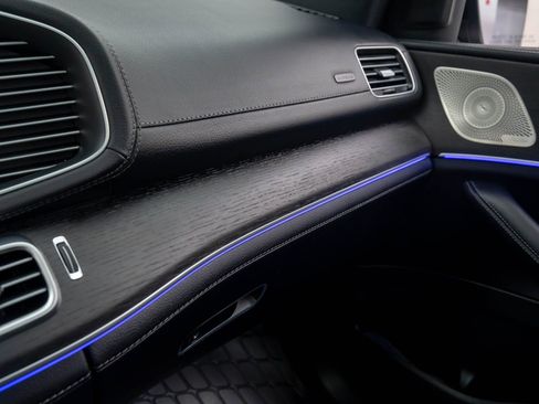 New 2026 Mercedes-Benz GLS 580 4MATIC image 34