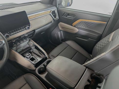 Used 2024 GMC Canyon Denali image 23