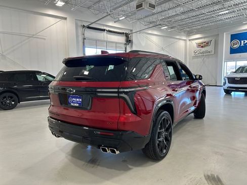 Used 2024 Chevrolet Traverse RS image 6