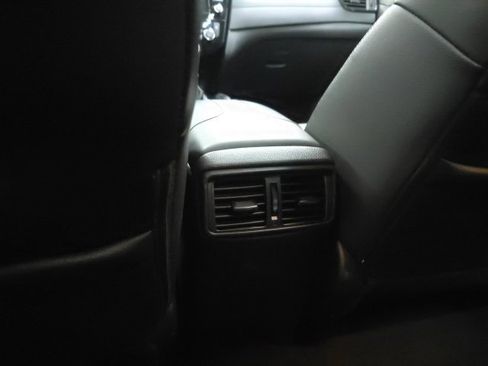 Used 2018 Nissan Rogue SL w/ Premium Package image 14