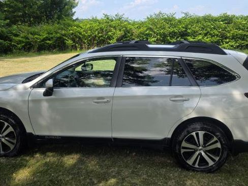 Used 2018 Subaru Outback 2.5i Limited image 6