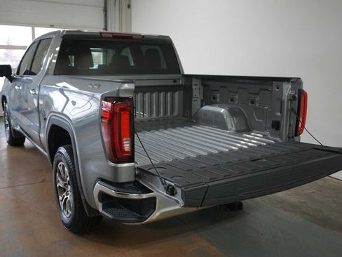 Certified 2025 GMC Sierra 1500 SLT image 5