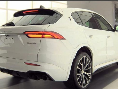 Used 2023 Maserati Grecale Modena AWD/4WD image 2