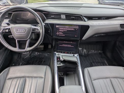 Used 2023 Audi e-tron Premium Plus w/ Premium Plus Package AWD/4WD image 14