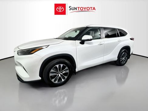 Used 2026 Toyota Highlander XLE AWD/4WD image 9