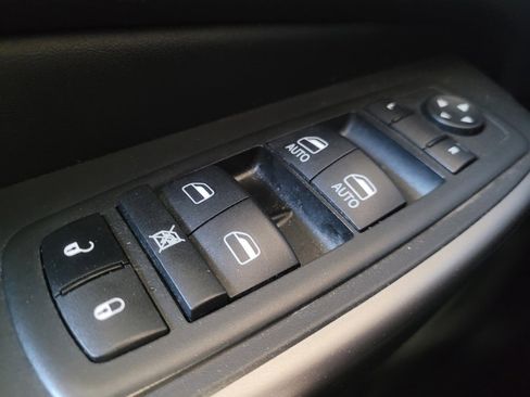 Used 2022 Jeep Cherokee Latitude Lux w/ Sun & Sound Group FWD image 27