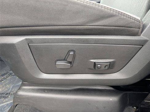 Used 2024 RAM 3500 Big Horn image 21