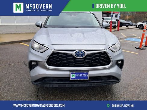 Used 2023 Toyota Highlander XLE AWD/4WD image 9