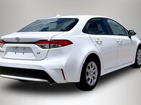 Used 2021 Toyota Corolla LE FWD image 5