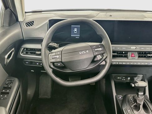 Used 2025 Kia K4 FWD image 18