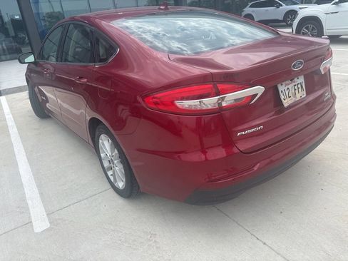 Used 2019 Ford Fusion SE FWD image 5