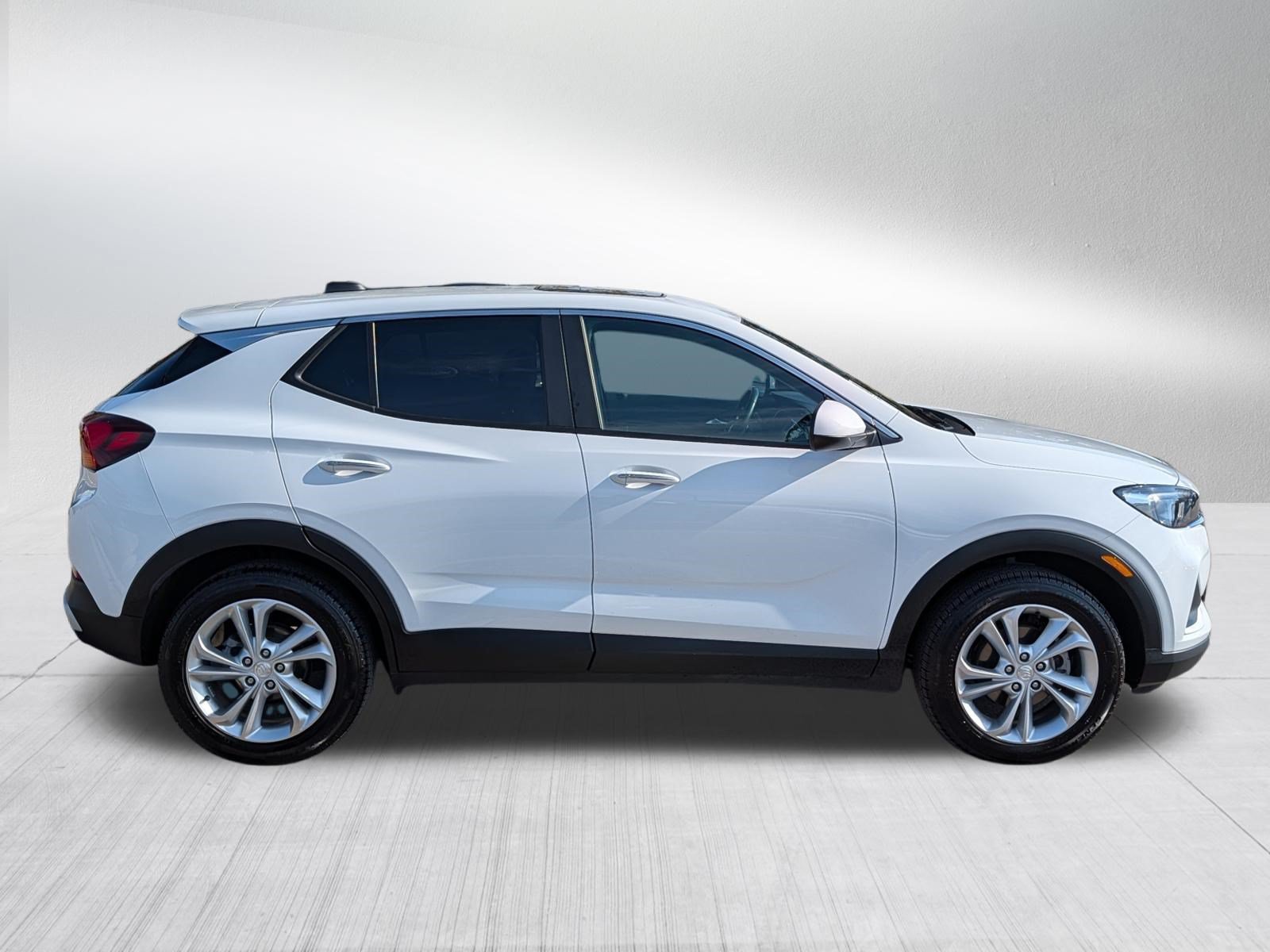 Used 2021 Buick Encore GX Preferred w/ Cold Weather Comfort Package AWD/4WD image 8