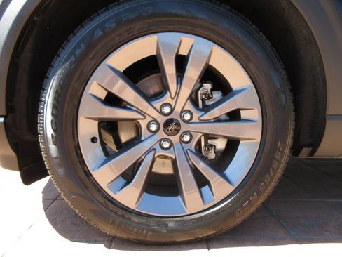 Used 2021 Ford Explorer XLT w/ Equipment Group 202A RWD image 8