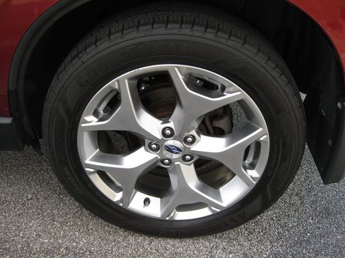 Used 2018 Subaru Forester 2.5i Touring w/ Popular Package #3B image 9