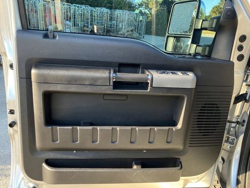 Used 2015 Ford F250 Lariat w/ Chrome Package image 26