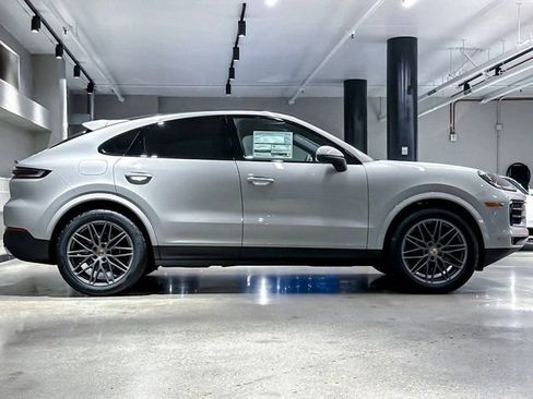Certified 2025 Porsche Cayenne Coupe image 9