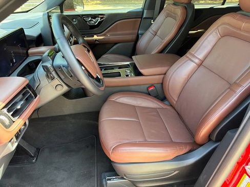 Used 2025 Lincoln Aviator Reserve w/ Jet Appearance Package RWD image 9
