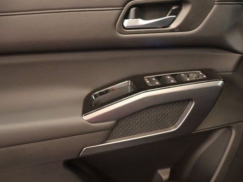 New 2026 Nissan Pathfinder SL AWD/4WD image 9