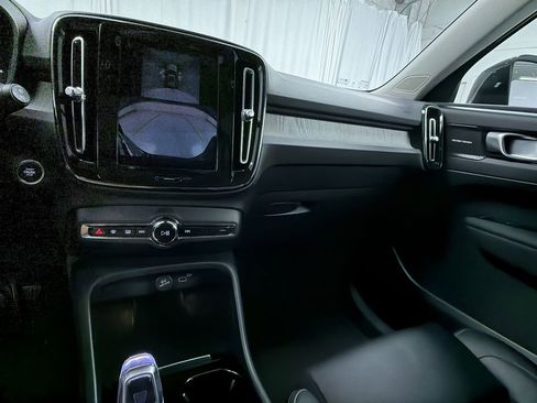 Used 2024 Volvo XC40 B5 Plus w/ Protection Package Premier image 10