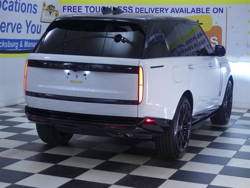 Used 2025 Land Rover Range Rover SE AWD/4WD image 7