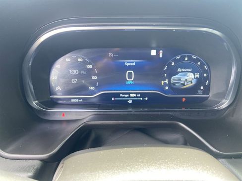 Certified 2022 Chevrolet Tahoe Z71 w/ Luxury Package AWD/4WD image 4
