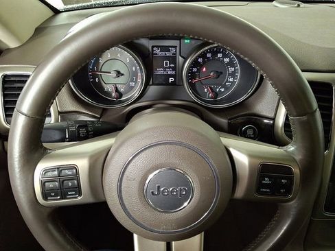 Used 2013 Jeep Grand Cherokee Laredo AWD/4WD image 19