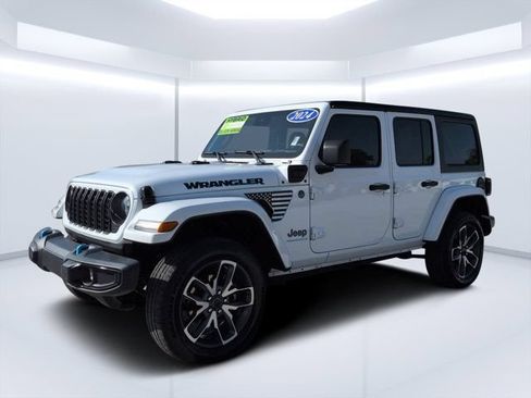 Used 2024 Jeep Wrangler Unlimited w/ Convenience Group AWD/4WD image 7