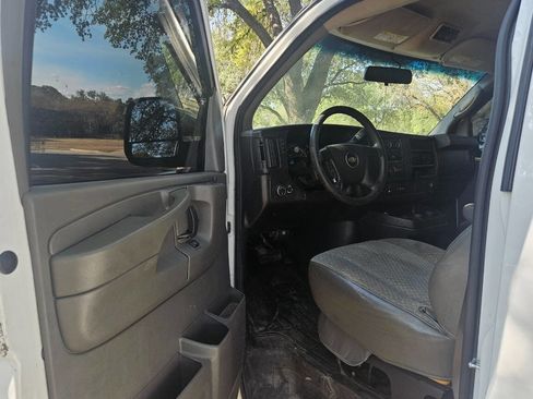 Used 2015 Chevrolet Express 2500 LT w/ LT Preferred Equipment Group image 8