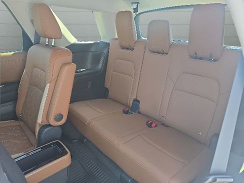 New 2026 Nissan Pathfinder Platinum AWD/4WD image 9