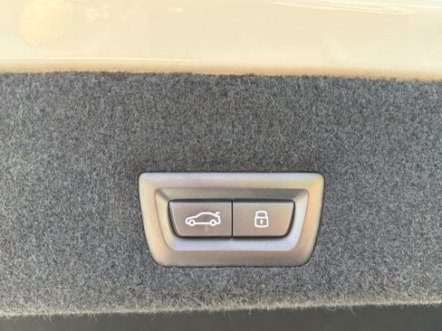 Used 2023 BMW 760i xDrive AWD/4WD image 55