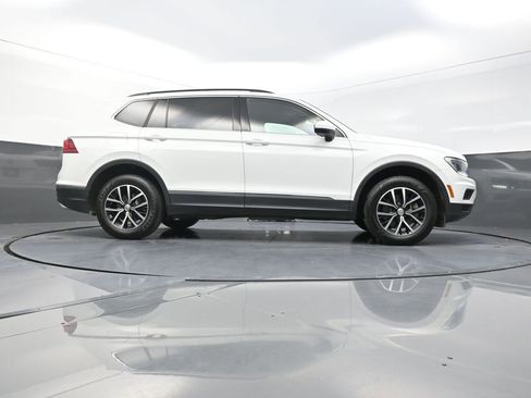 Used 2021 Volkswagen Tiguan SE AWD/4WD image 28