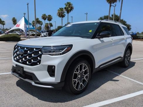Certified 2025 Ford Explorer Platinum w/ Ultimate Package AWD/4WD image 8