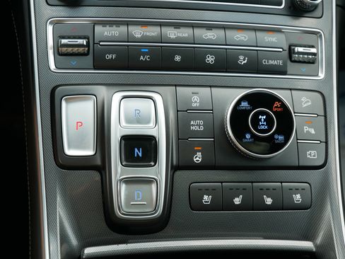 Used 2021 Hyundai Santa Fe Calligraphy image 25