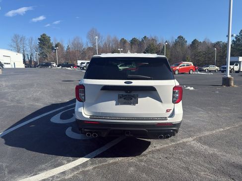 Used 2022 Ford Explorer ST w/ Equipment Group 401A image 8